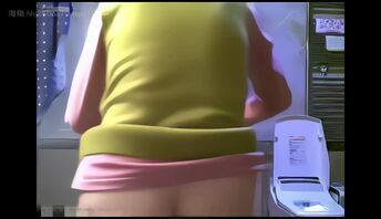 亲亲岳母脱衣穿衣详细经过，馋死我了