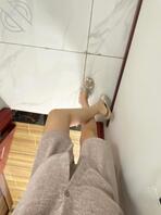 小母狗同事居家生活照2