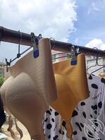 经常逛岀租房楼顶有想不到的惊喜，都是大奶罩，点点赞，兄弟们，有更新的动力0