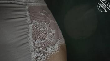 【轻熟表姐】20骚逼表姐又联系我，先看骚逼，随后在勾引做爱1