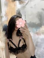 骚货女友日常发骚，天天想被干，友友们有想干的吗骚货喜欢看评论