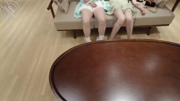 （107）原创视频 带着老婆和她闺蜜一起，约上大哥，来一个4人狂欢（上）0