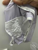 今天小姨子来我们家玩，出去了发现内衣内裤，想忍不住拿来打飞机，闻了一下好0