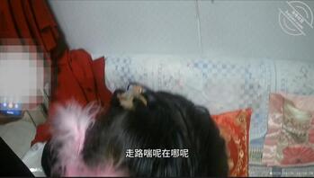 【我和我妈】正在跟老妈啪啪,老婆打电话差点被发现,太险了!0