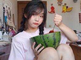 新收的母狗  母狗希望曝光自己  求网友们狠狠的辱骂0