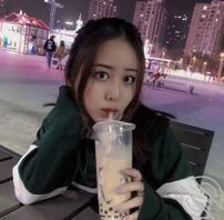 比我女朋友清纯的没我女朋友会吃鸡巴，比我女朋友会吃鸡巴的没我女朋友清纯