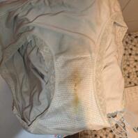 夜盗邻居骚逼女儿内裤，疯狂打胶吃黄块2