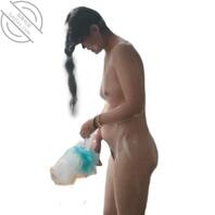 真实偷拍舅妈洗澡，有视频2