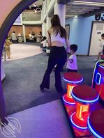 儿童乐园的小身材，脸一般0