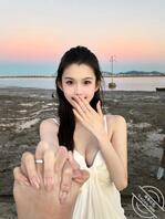 大一新生母狗 巨乳随便揉 小逼在学校被艹烂了等还友来卸欲0