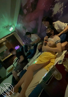 【露出专题】带骚逼来按摩，骚逼直接露出奶子，惊呆了技师0