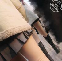 校园跟拍光腿神器长靴姐妹花（露脸）1