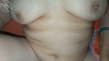 计划偷拍老嫂子洗澡，又要看的吗？0