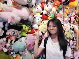 反差骚骚的眼镜婊子1