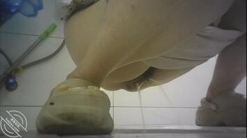 偷拍小良家的尿尿0