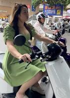 偷拍别人老婆的大白腿，大屁股1