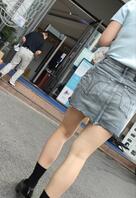 【偷拍】女大学生的丝袜骚腿，大家自己看吧，最近没拍到很好的0