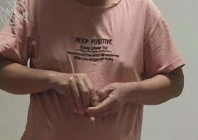 【绿母】老妈没穿奶罩，凸点太明显了1