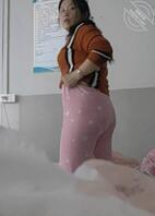 绿母儿偷拍骚妈脱裤子0