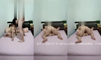 干的小脚丫直动的露脸眼镜妹。