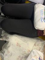 地铁偷拍肥臀粗腿妹子，比例绝了。2