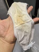 放假回家潜入小姨子屋子玩内裤0