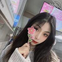 自家骚逼嫂子调教记实，母狗在家就得趴着行走2