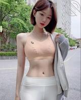 韓國火辣正妹，細腰白皙美乳在勾引我....