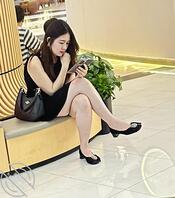 偶遇很性感的大白腿、可以看见小内裤