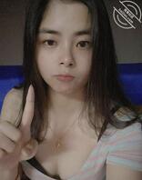 爸爸们，想知道我和闺蜜哪个更受欢迎？大家喜欢哪个？2