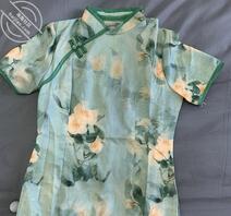 我的秘书妈妈跟老板出差出到床上去了,以出差的名义跟老板出轨0