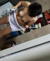  偷拍骚母，想看别人肏我的骚货母亲，自己也想肏她，请羞辱我的大屁股妈妈1