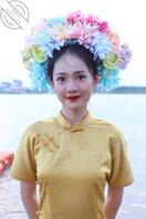 偷偷拿二姐的内裤打胶被二姐发现了，在二姐面前射了出来