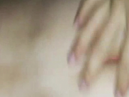 出租屋后入女友最后精液射一身，背上到处都是