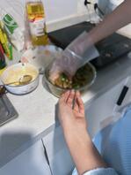 原创9- 女儿第一次做菜给我吃,越来越像她妈妈了1