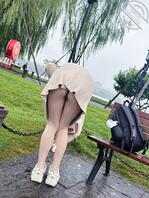 西湖边户外露出