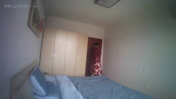 【真实 原创 视频】和同事1偷窥同事2和未婚妻做爱 （完整版）