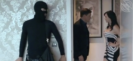 乱伦妈妈还把儿子的精液,涂在吐司上给爸爸吃0