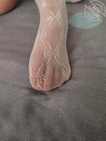 偷拍女友的蕾丝脚兄弟们喜欢吗！评论区羞辱选粉丝送原味1