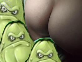 半夜起床意外看到母亲的屁股