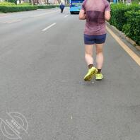 早上晨练的阿姨，看着带劲不。0