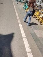 路遇穿白色薄纱内裤的小骚货0