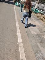 路遇穿白色薄纱内裤的小骚货1