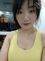 贡献亲妈刘晓娜给野爹当飞机杯，骚妈子宫随意内射，最好把我妈操成丧智母狗0