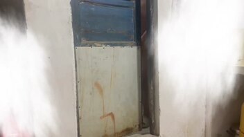 欲望冲昏了头终于敢打开门洗澡勾引儿子了