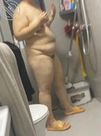 偷拍坦克老婆洗澡，洗逼。欢迎漏出你们的武器，老婆舔屏返图0