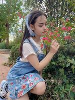 再次光顾医美服务员汤辰寅的臭鞋袜，狠狠打胶射她鞋里