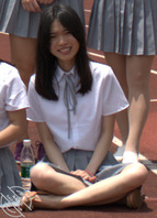 小姐姐毕业拍摄不小心走光了1