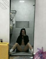 宿舍母狗脱衣露奶露底照1