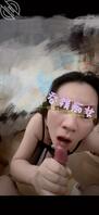 妻子的性爱记录曝光，骚浪母狗寻夫妻交流，男方鸡的家伙事要长，待人温柔，0